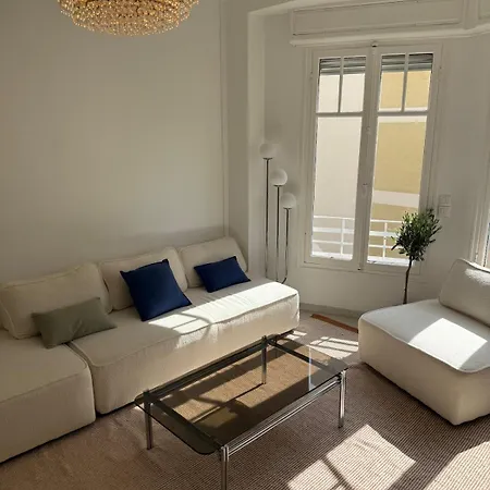 Apartment Lumineux A 100 M De La *